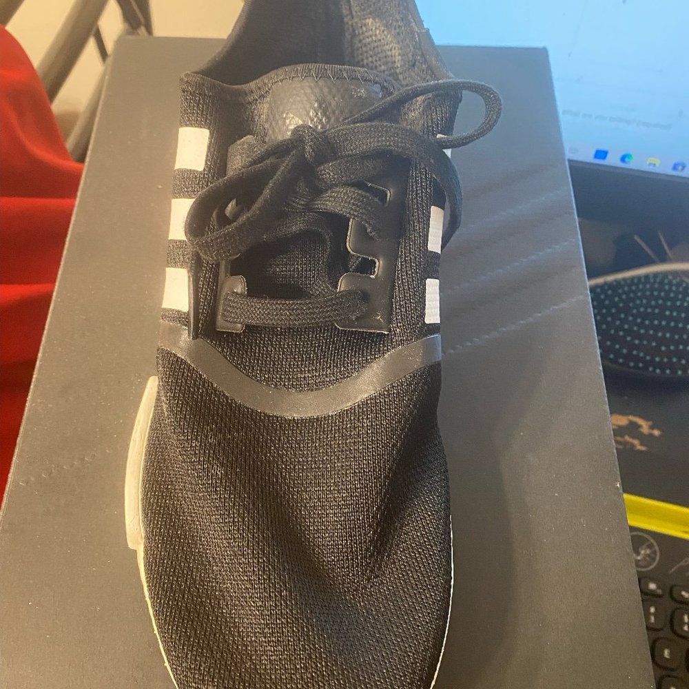 Addidas NMD _ R1 W - Picture 2 of 5
